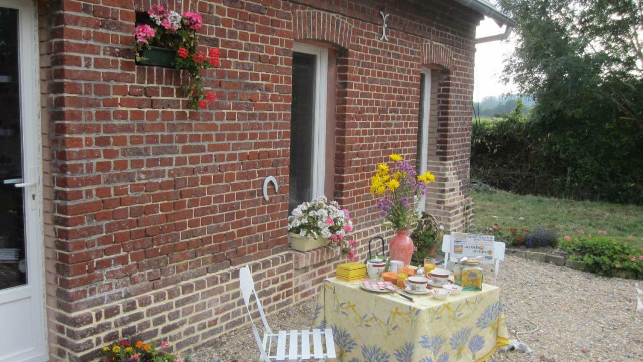 Les Trois Pommiers Bed & Breakfast Sommery Exterior photo